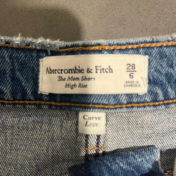 Abercrombie and Fitch High Rise Mom Shorts Curve Love - Picture 4 of 4